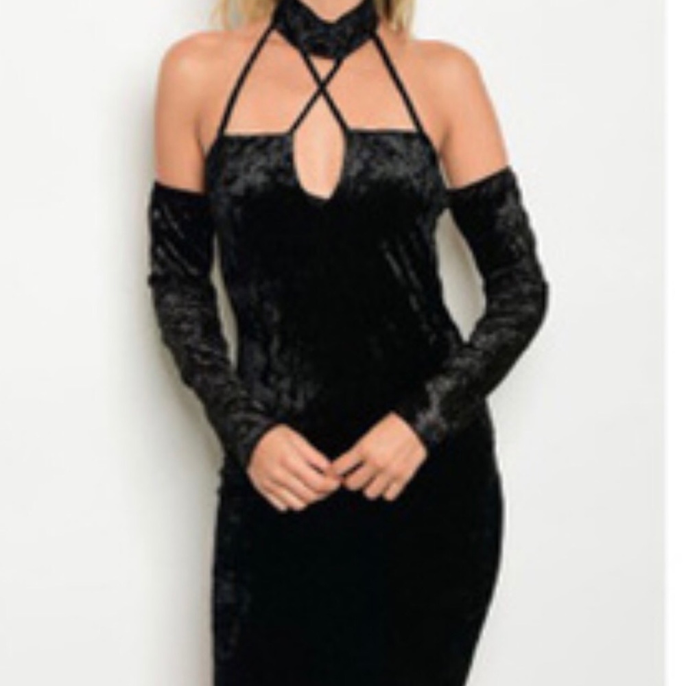 DONATED... Cute velvet dress